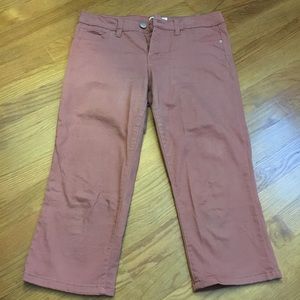 Dusty Rose Jegging Capris